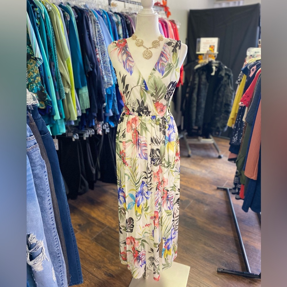 Floral Sleeveless Maxi Dress